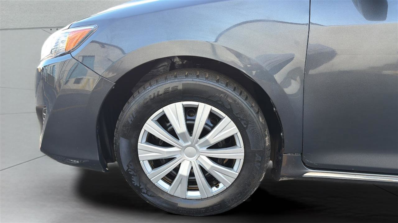 Used 2012 Toyota Camry LE FWD image 28