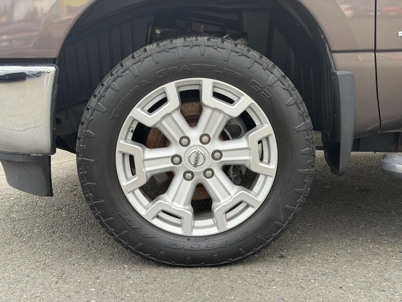 Used 2017 Nissan Titan SV AWD/4WD image 4