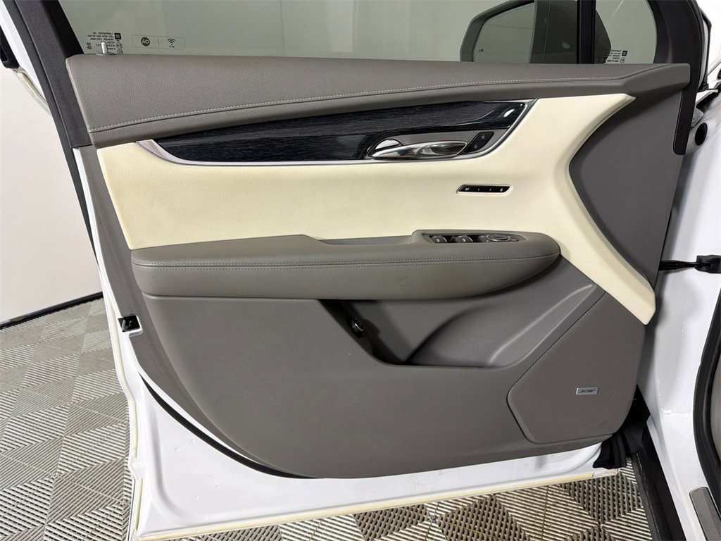 Used 2020 Cadillac XT6 Premium Luxury image 11