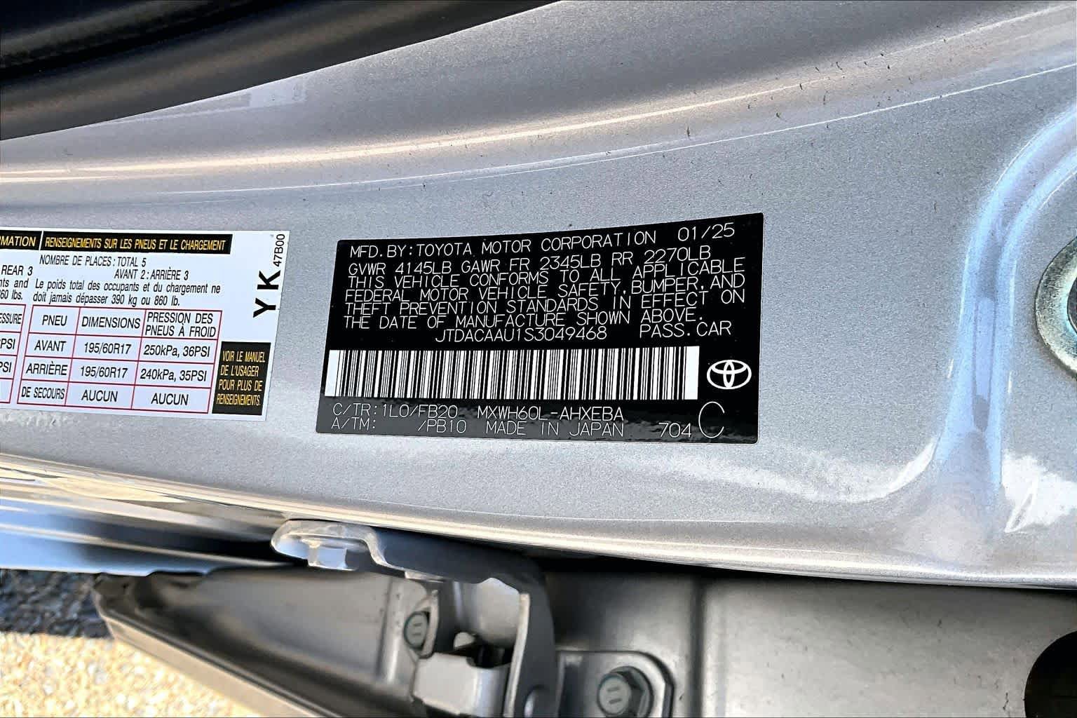 Used 2025 Toyota Prius LE FWD image 36