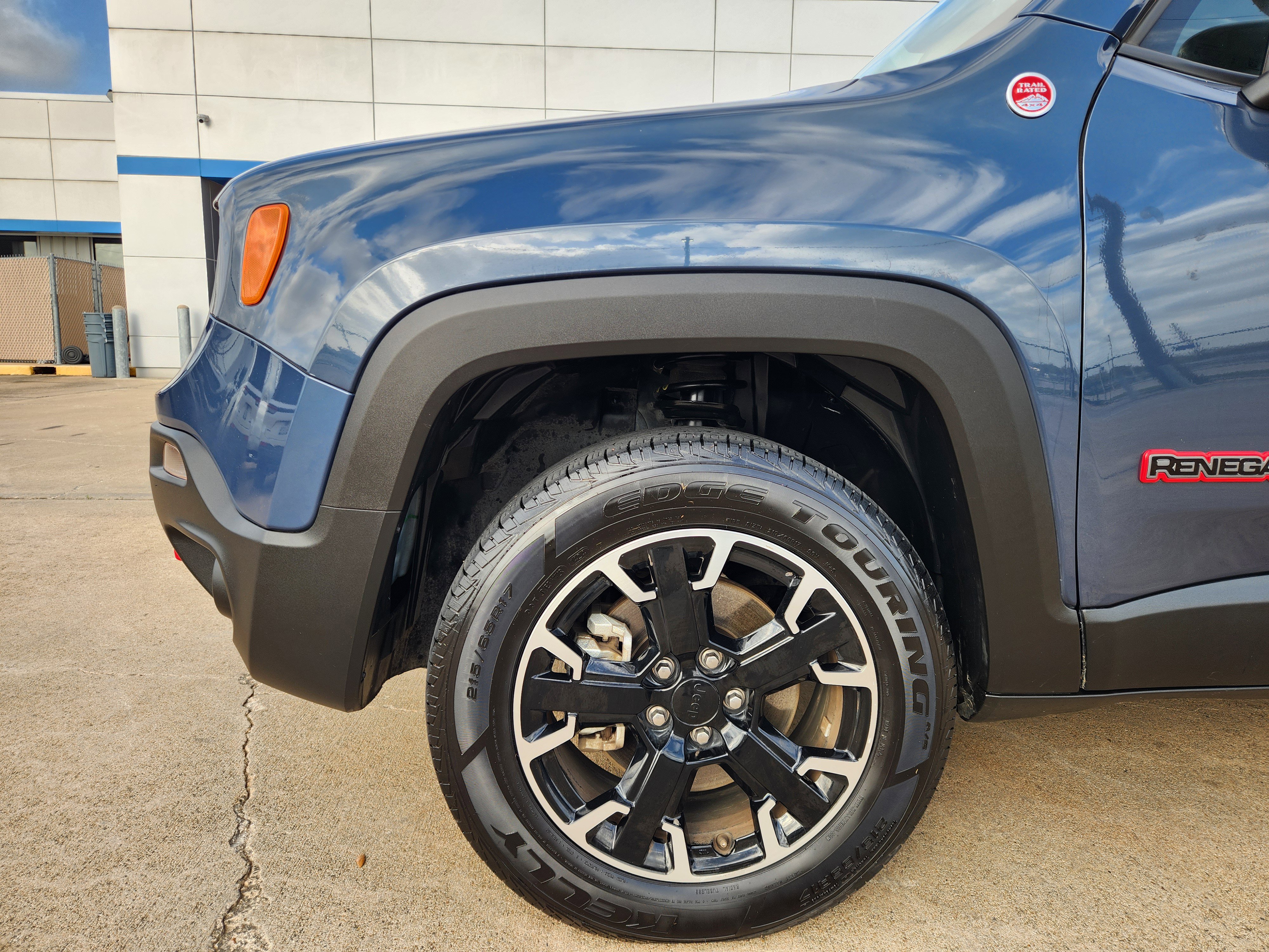 Used 2023 Jeep Renegade Trailhawk image 9
