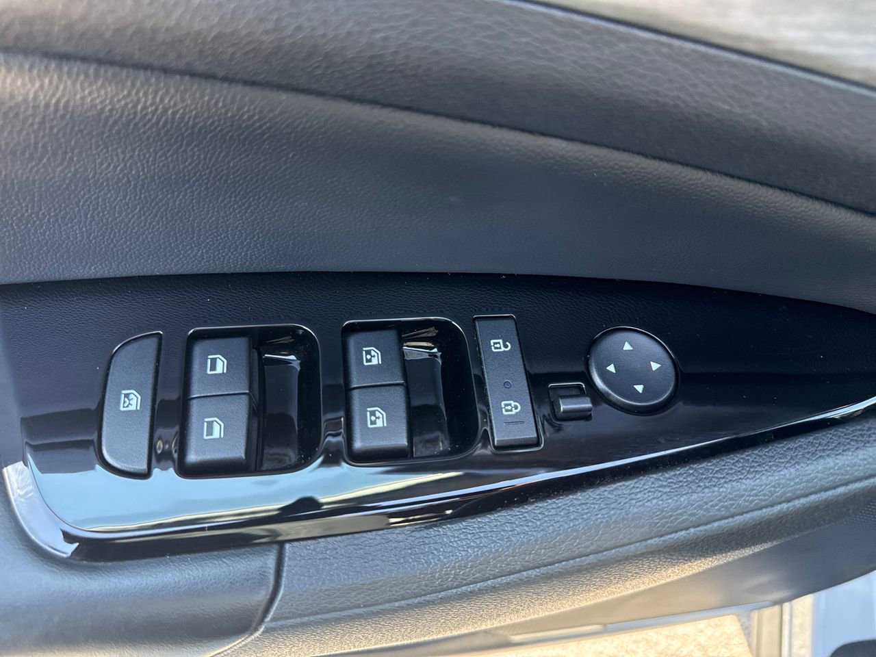 Used 2023 Kia Sportage X-Line w/ X-Line Premium Package image 16