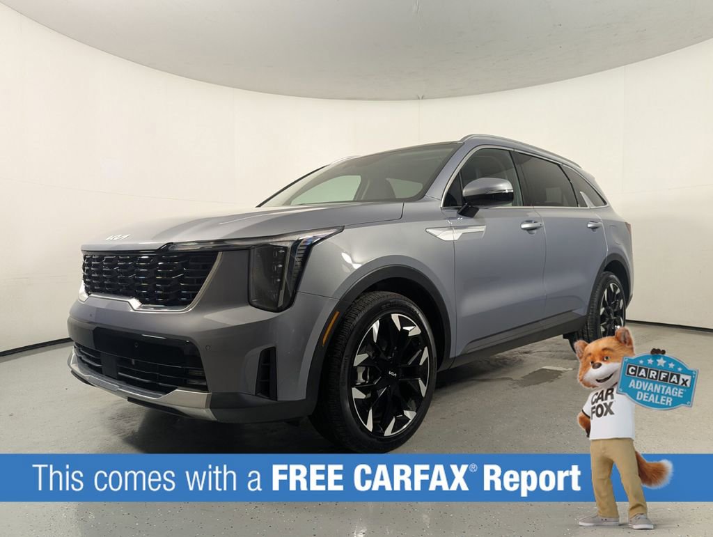 Used 2025 Kia Sorento EX w/ Panoramic Sunroof Package image 3