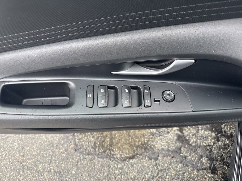 Used 2026 Hyundai Elantra SE image 15