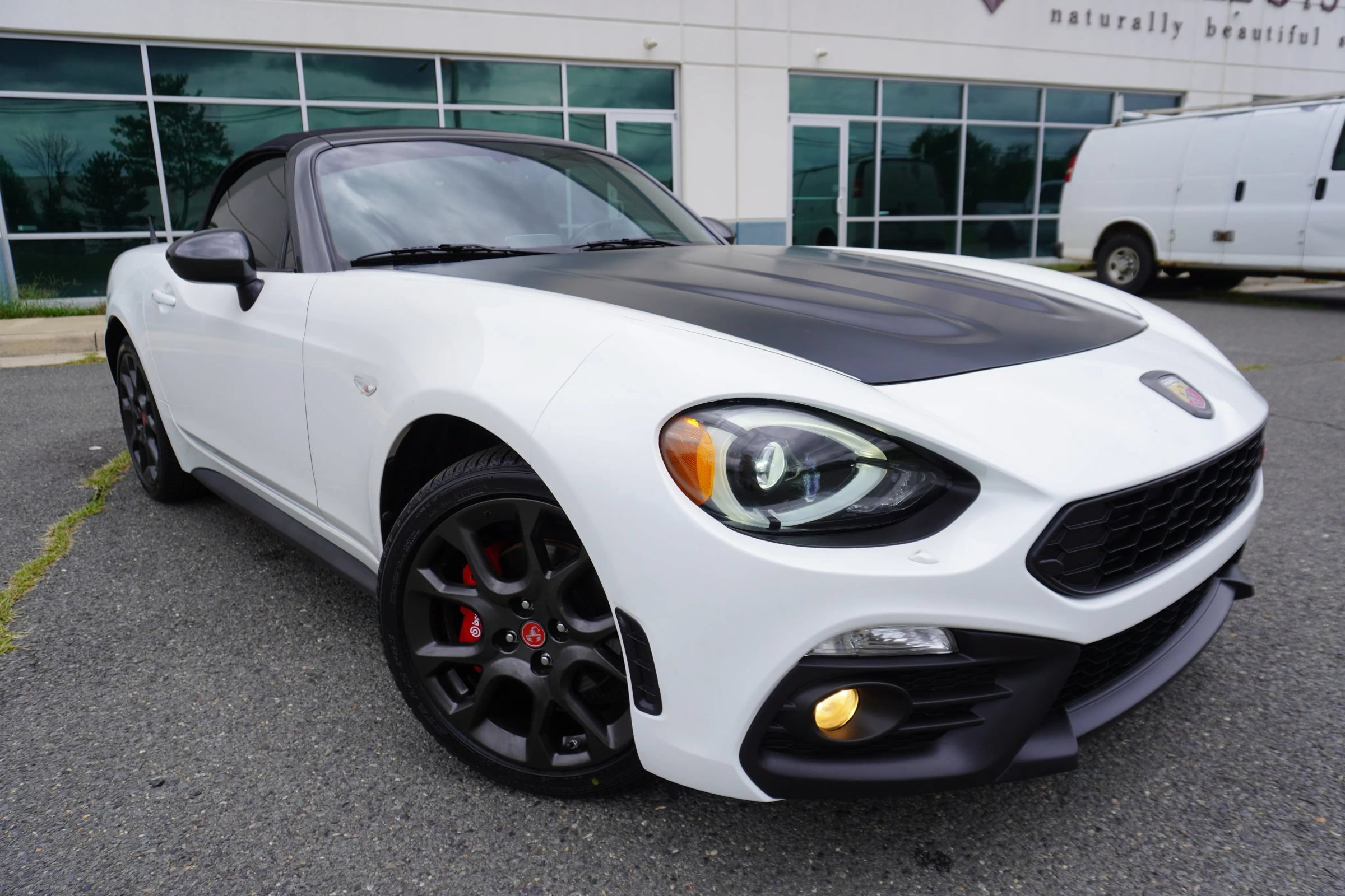 Used 2018 FIAT 124 Spider Abarth w/ Convenience Group RWD image 1