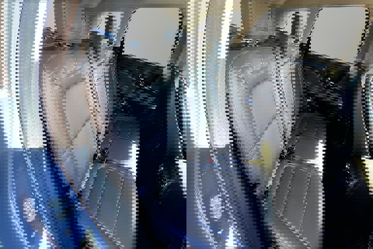 Used 2023 Lincoln Corsair AWD image 16