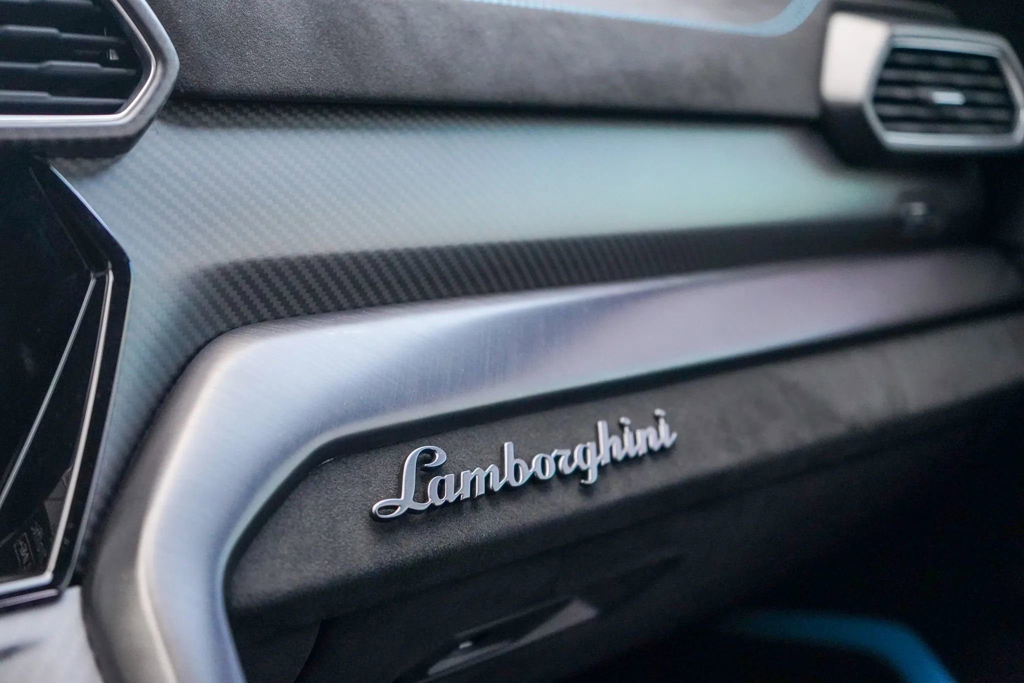 Used 2024 Lamborghini Urus Performante AWD/4WD image 48