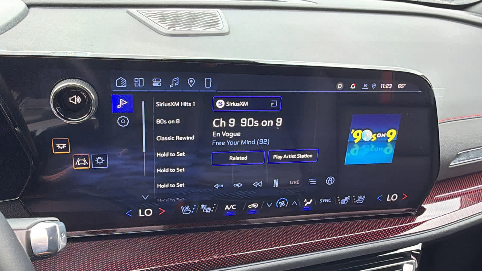 Used 2026 Chevrolet Traverse RS AWD/4WD image 15