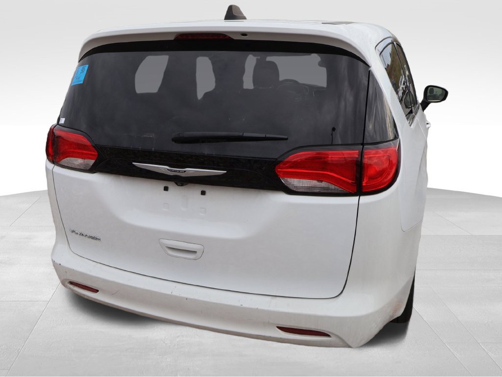 Used 2024 Chrysler Voyager LX FWD image 16