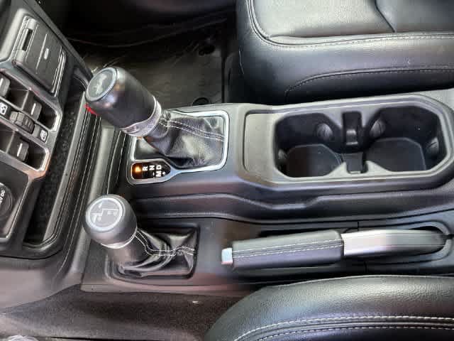 Used 2022 Jeep Wrangler Unlimited Sahara AWD/4WD image 23