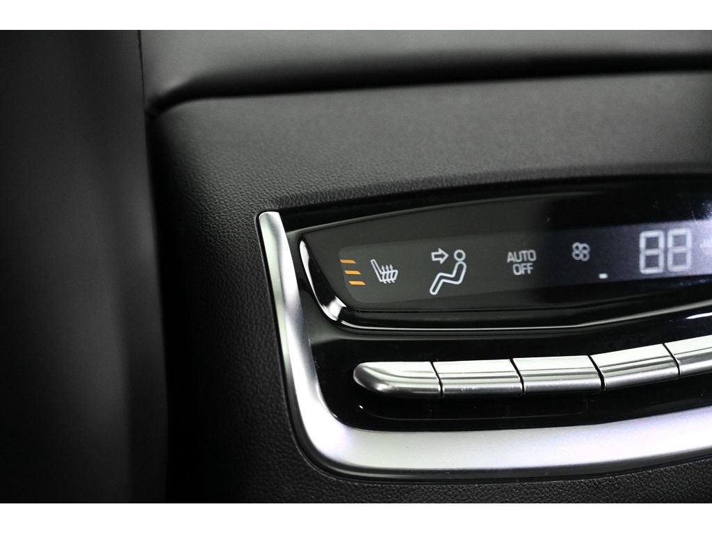 Certified 2025 Cadillac XT6 Premium Luxury image 30