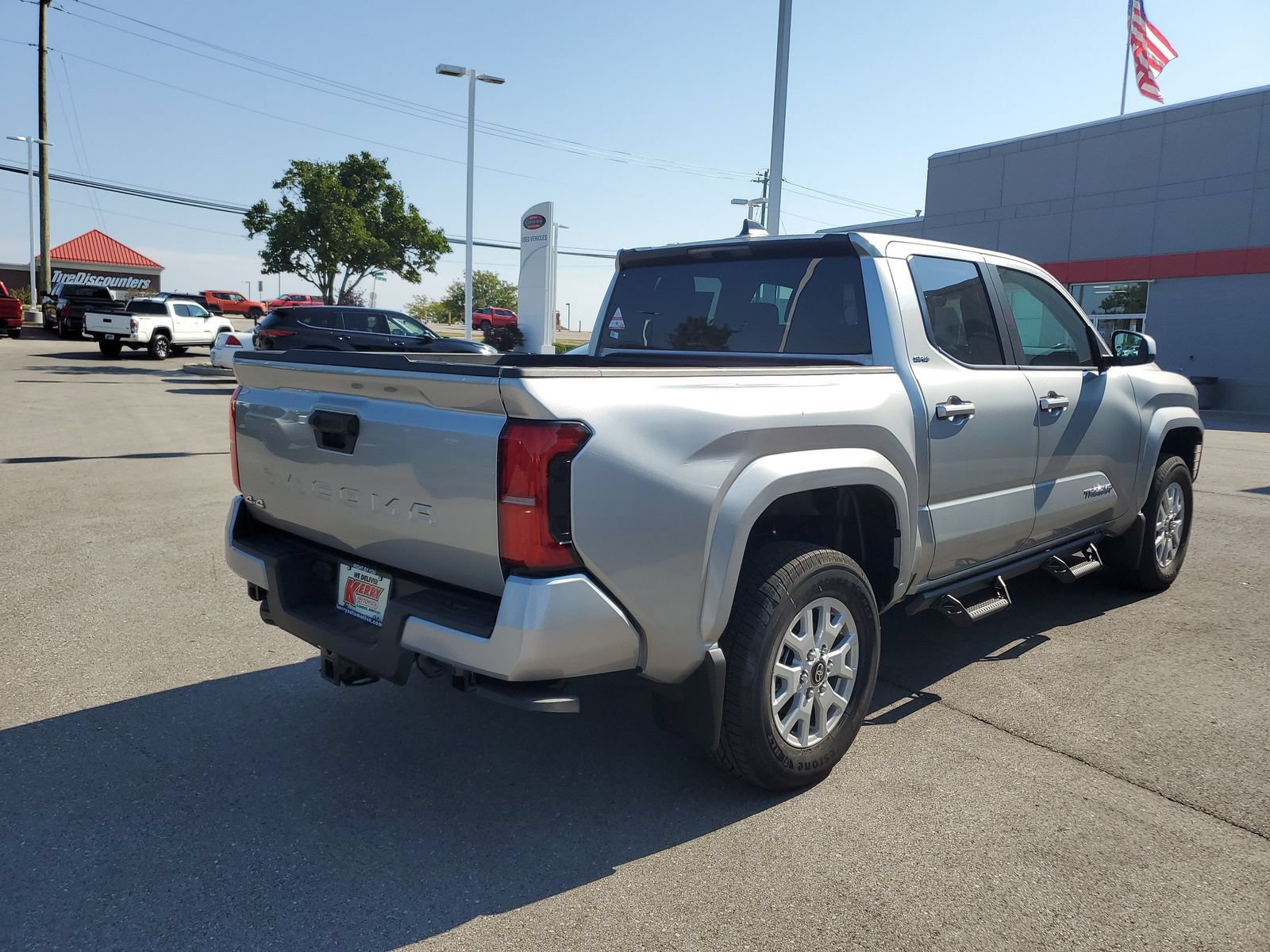 Certified 2026 Toyota Tacoma SR5 AWD/4WD image 4