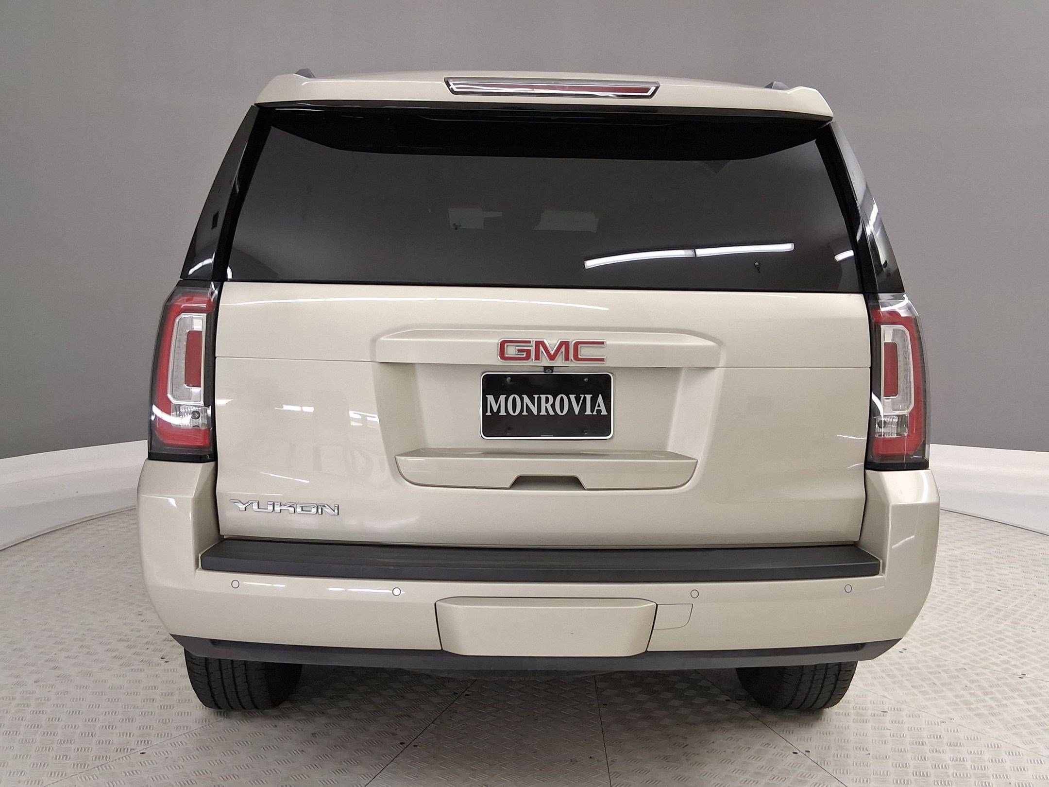 Used 2016 GMC Yukon SLT w/ Open Road Package image 8