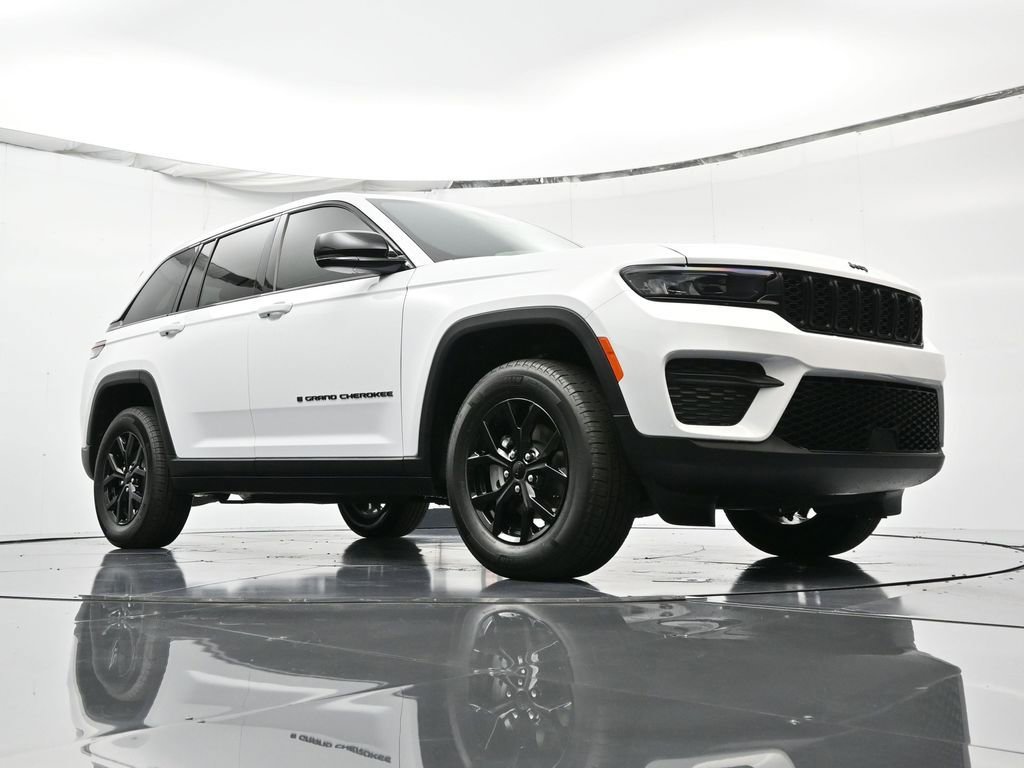 New 2025 Jeep Grand Cherokee Altitude image 38