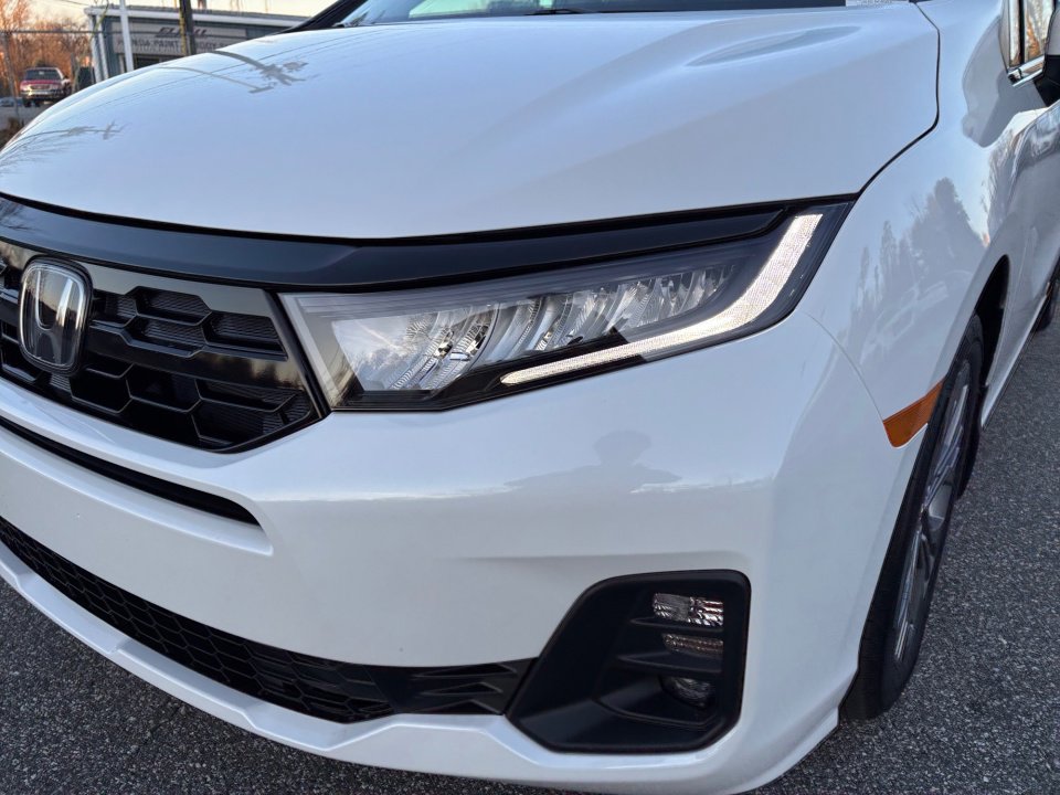 New 2026 Honda Odyssey Touring image 26
