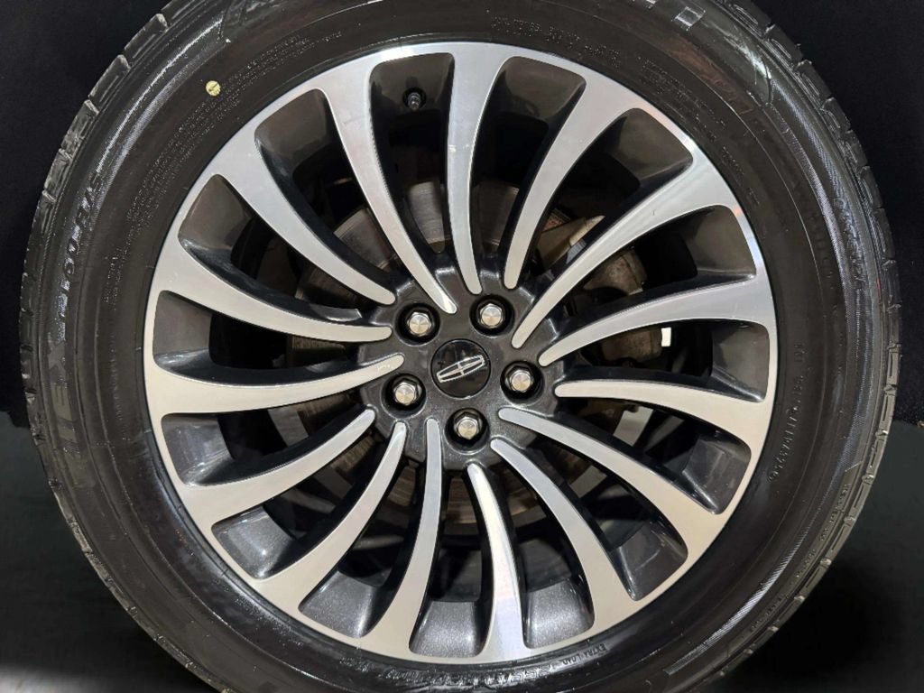 Certified 2023 Lincoln Aviator Reserve w/ Elements Package Plus AWD/4WD image 32