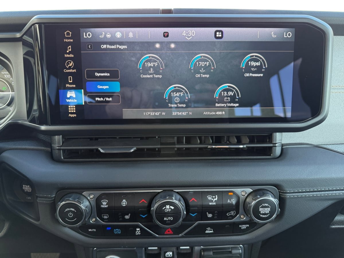 Used 2024 Jeep Wrangler Unlimited Sahara AWD/4WD image 14