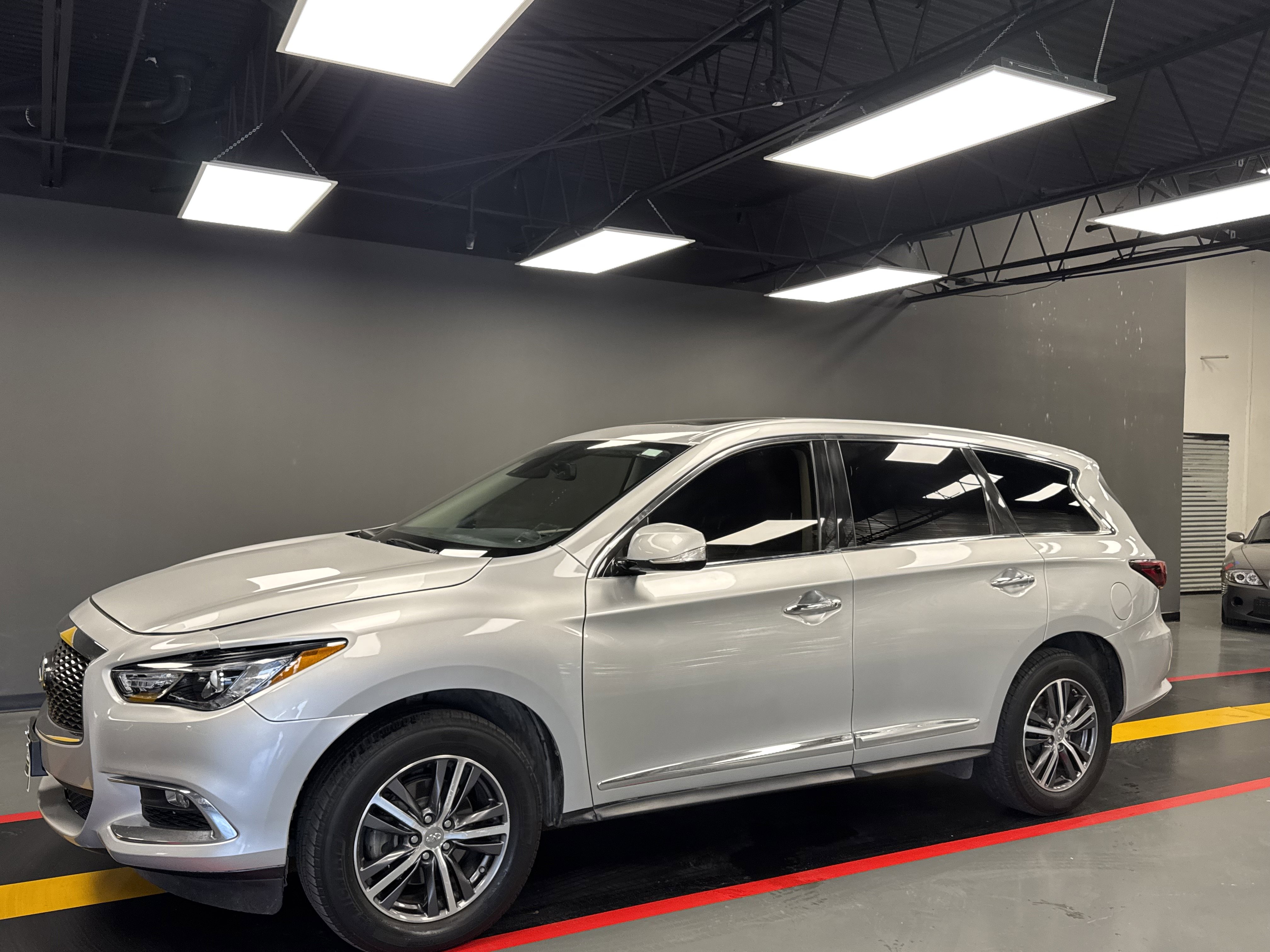 Used 2019 INFINITI QX60 Pure image 4
