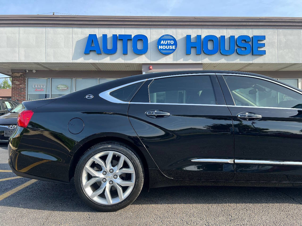 Used 2018 Chevrolet Impala Premier FWD image 40