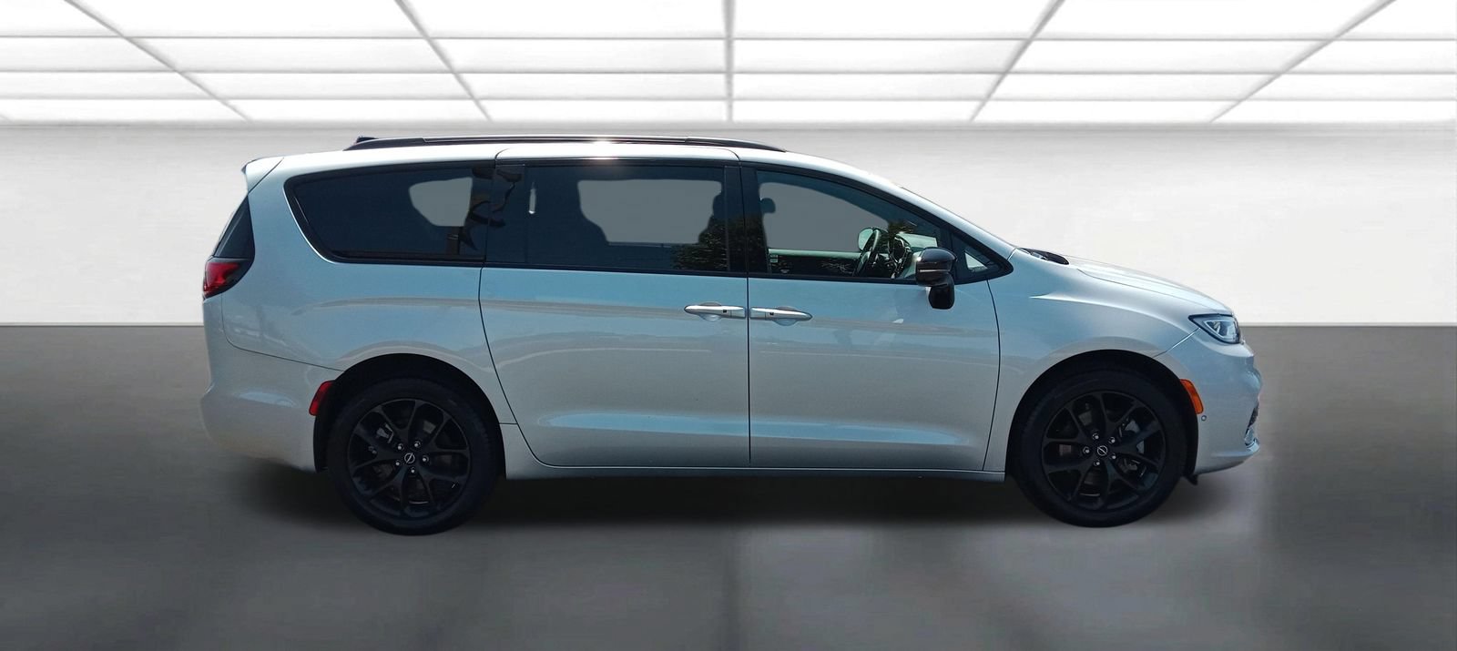 Used 2026 Chrysler Pacifica Select w/ S Appearance Package AWD/4WD video 2