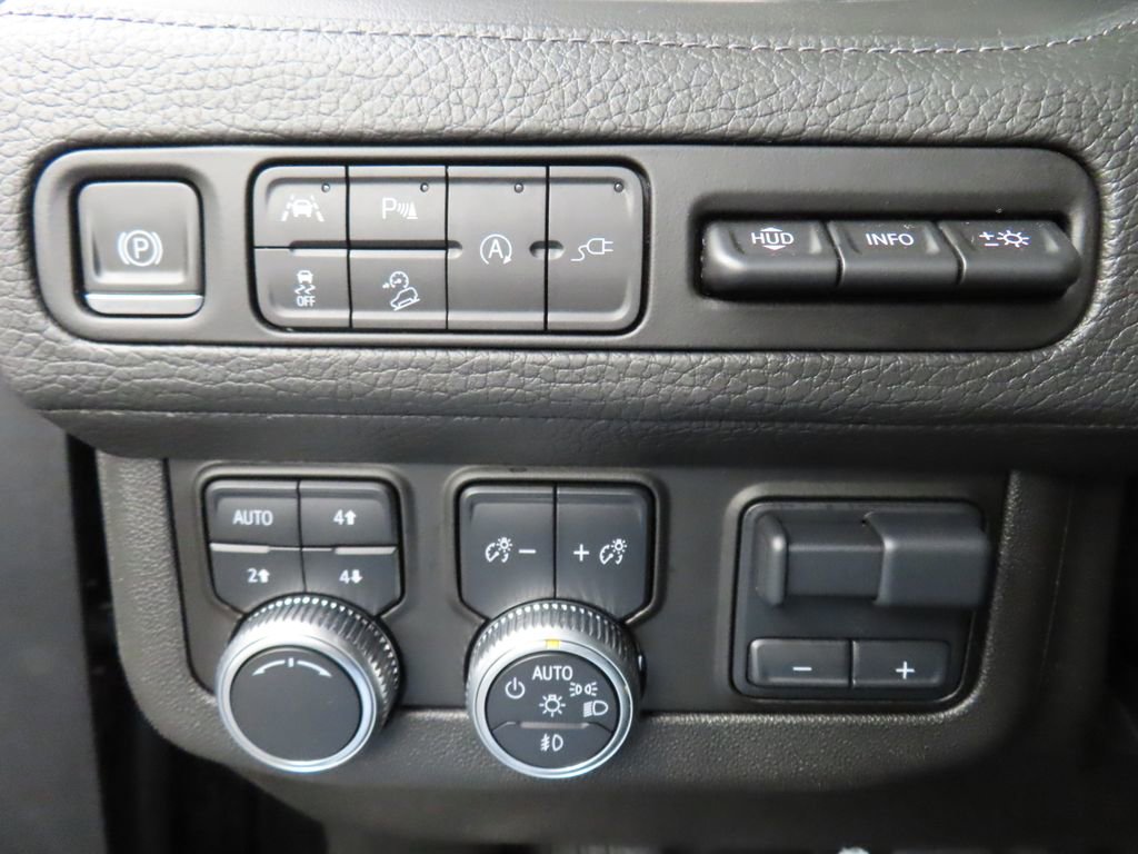 Used 2021 GMC Yukon Denali w/ Denali Premium Package image 59