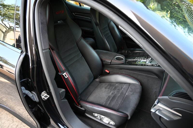 Used 2015 Porsche Panamera GTS AWD/4WD image 17