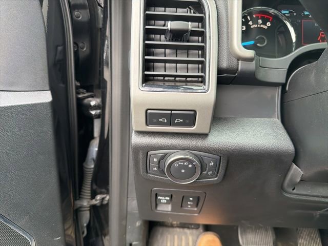 Used 2019 Ford F150 Lariat w/ Equipment Group 502A Luxury AWD/4WD image 12