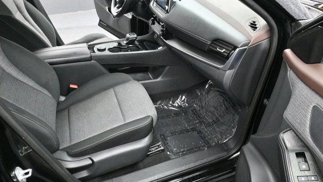 Used 2021 Nissan Rogue SV AWD/4WD image 21