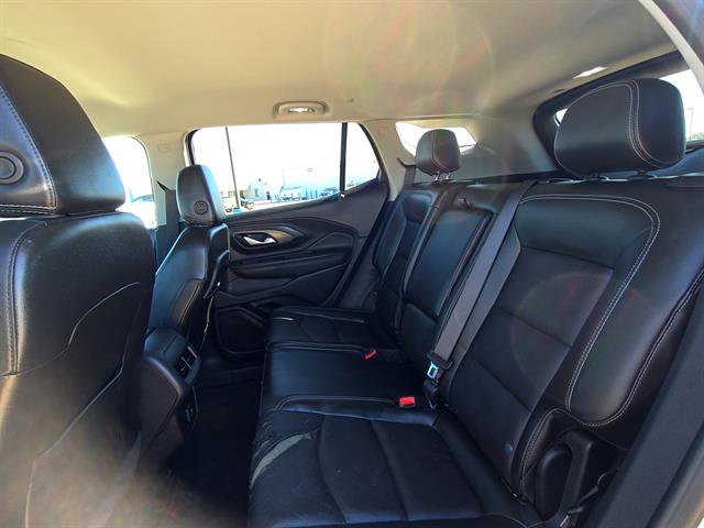 Used 2022 GMC Terrain SLT w/ Elevation Edition image 8
