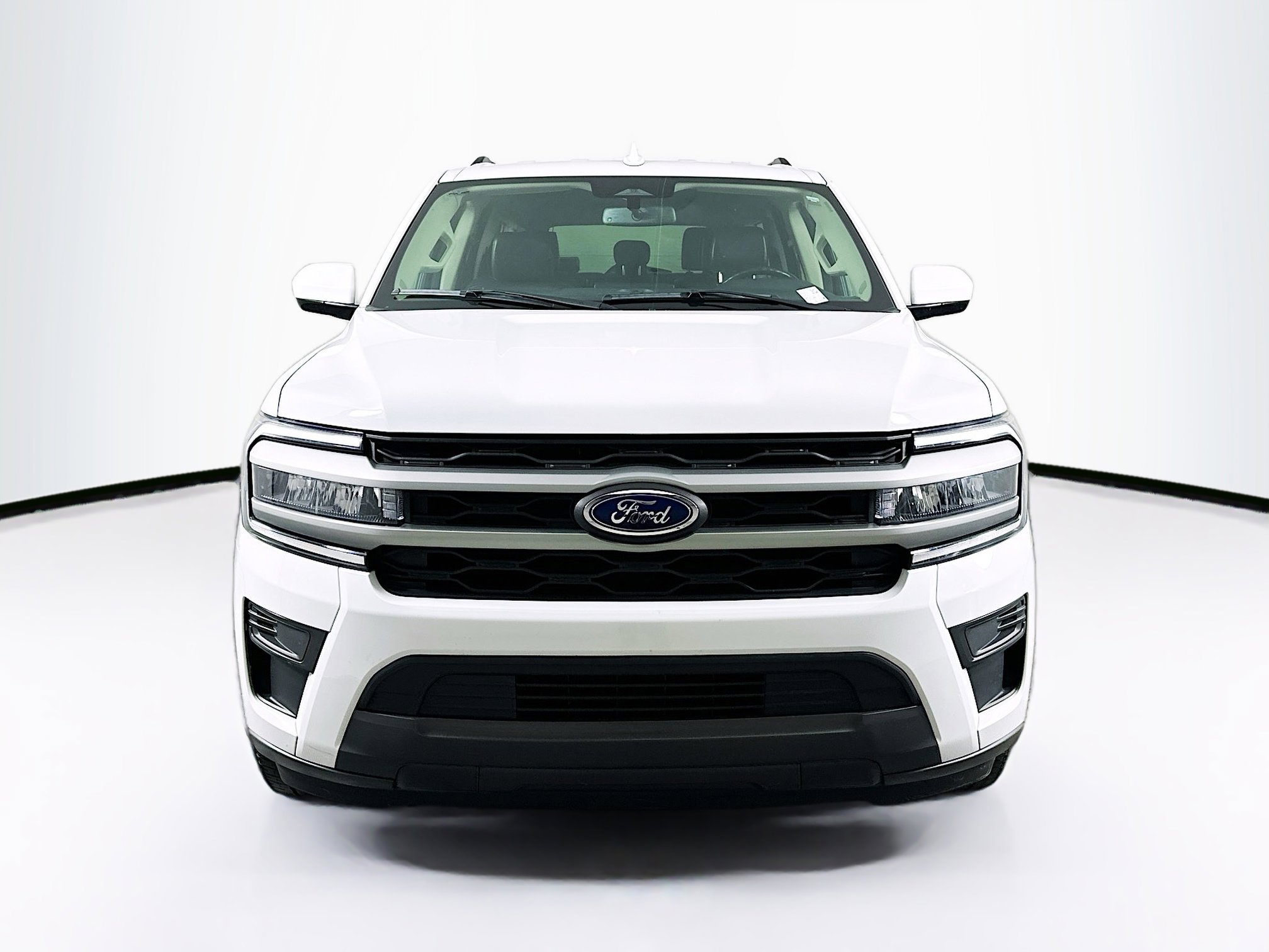 Used 2024 Ford Expedition Max XLT image 2
