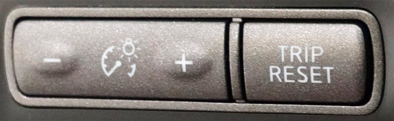 Used 2017 INFINITI Q50 Signature Edition w/ All Weather Package (L93) image 18