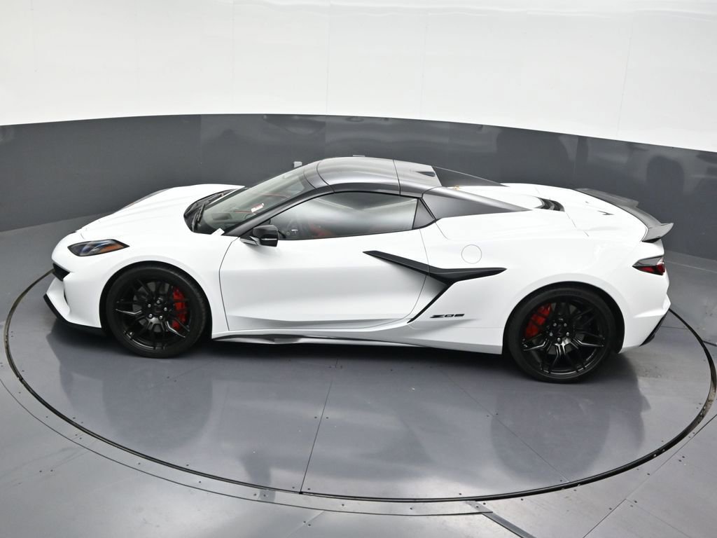 Used 2026 Chevrolet Corvette Z06 w/ Stealth Interior Trim Package image 16