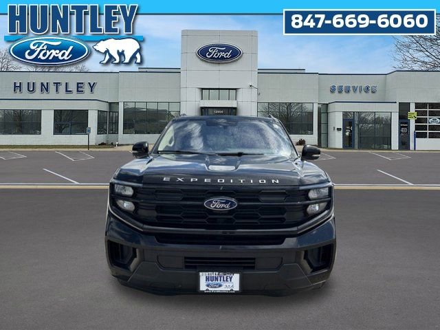 Used 2025 Ford Expedition Active AWD/4WD image 3