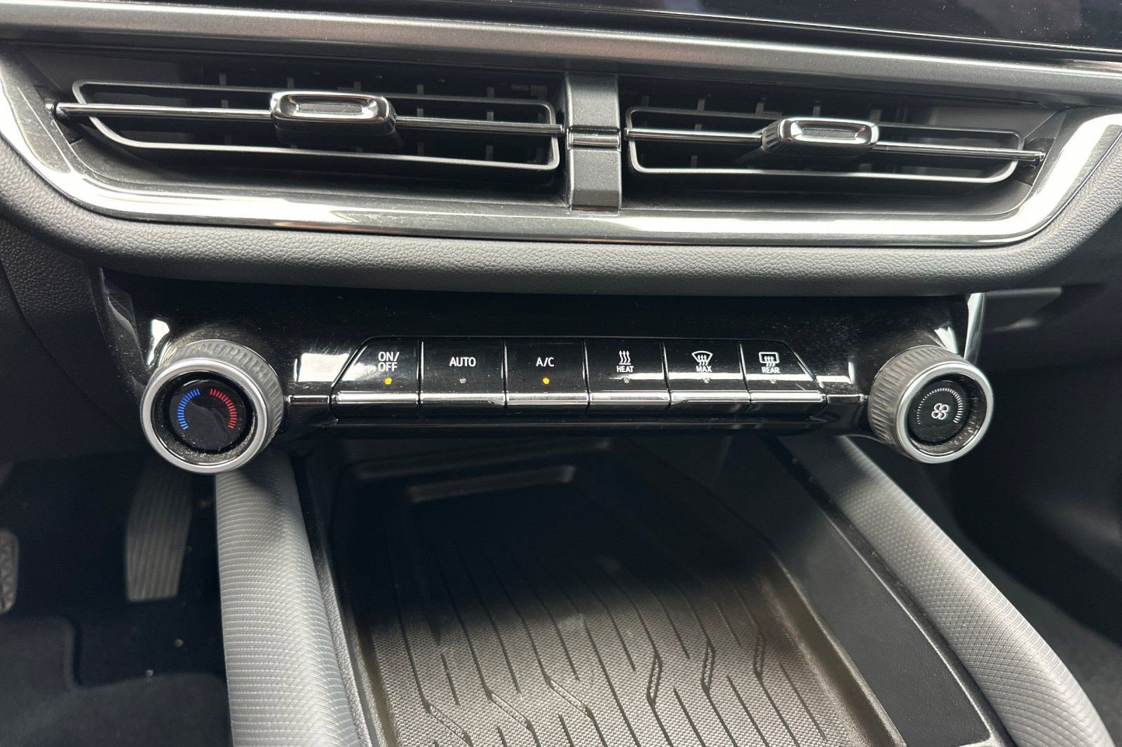 Certified 2024 Chevrolet Equinox EV RS image 28