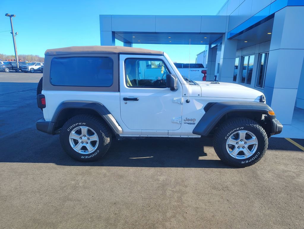 Used 2019 Jeep Wrangler Sport AWD/4WD image 5