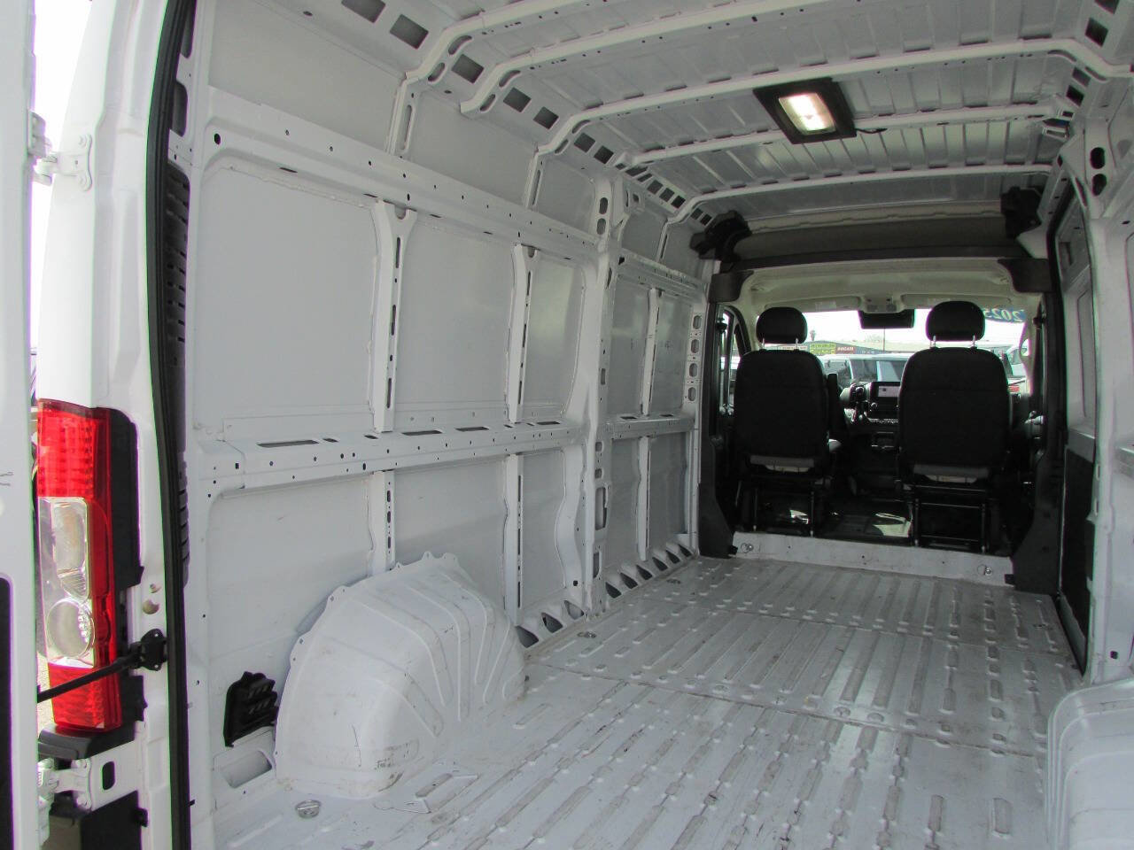 Used 2025 RAM ProMaster 3500 w/ Convenience Group FWD image 27