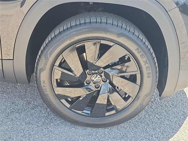 New 2026 Volkswagen Atlas SE FWD image 8
