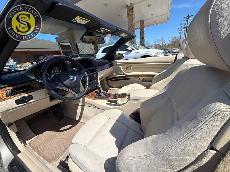 Used 2007 BMW 335i Convertible image 11