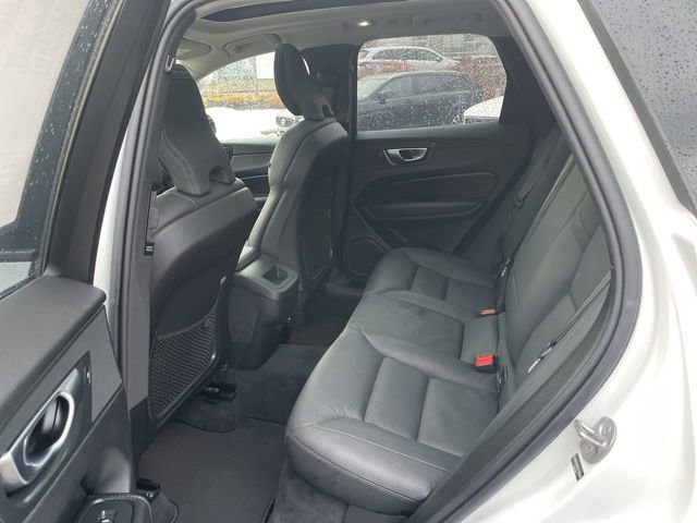 Certified 2025 Volvo XC60 B5 Plus image 9