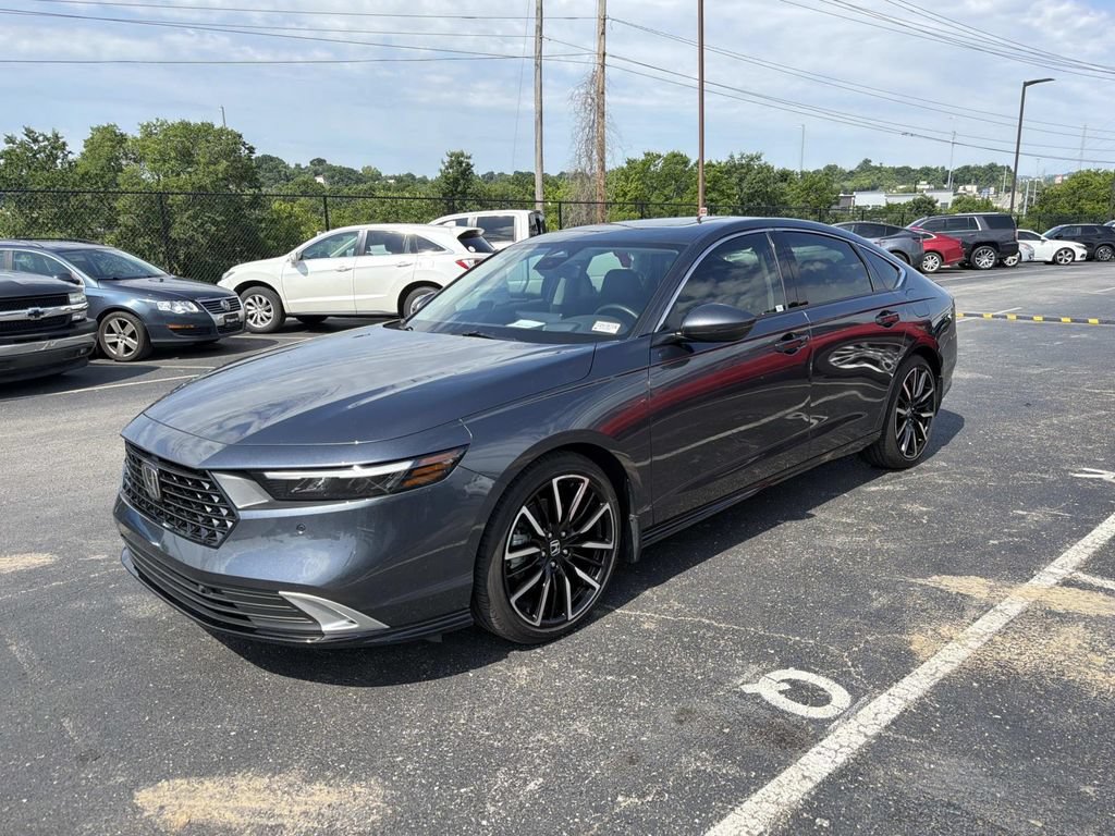 Used 2025 Honda Accord Touring image 7