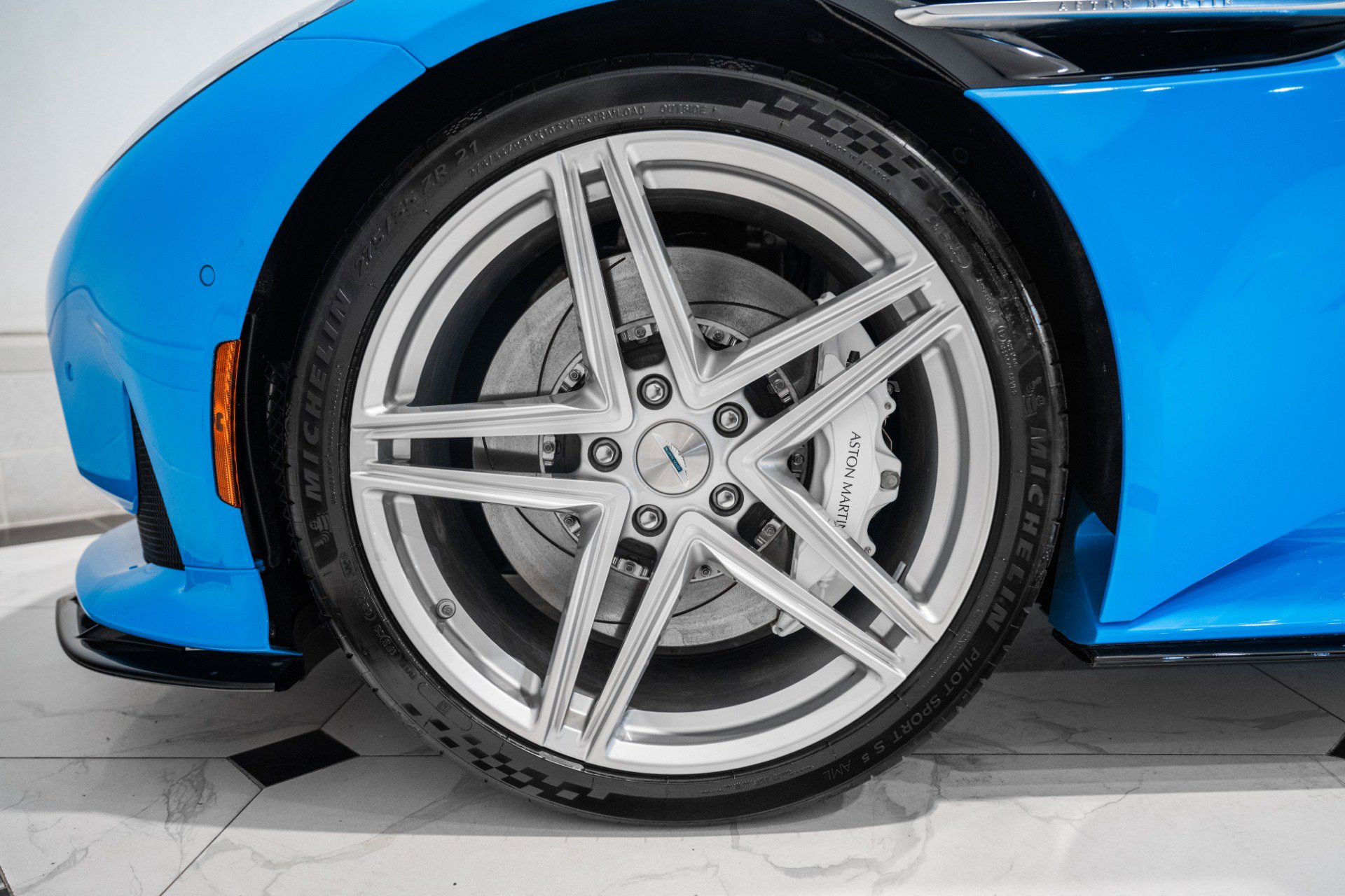 New 2025 Aston Martin DB12 Convertible image 4