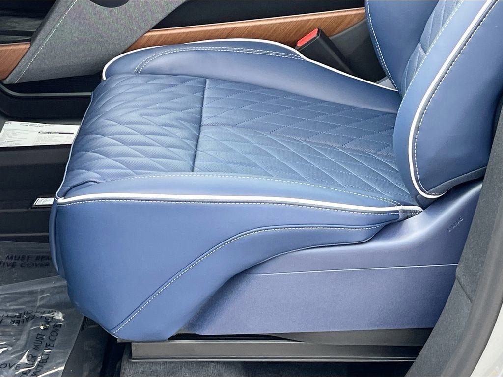 New 2026 Cadillac Vistiq Premium Luxury w/ LPO, Floor Liner Package image 19