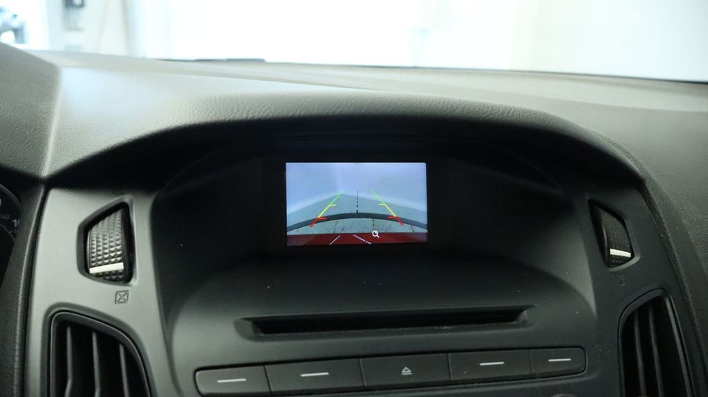 Used 2015 Ford Focus SE w/ SE Sport Package image 30