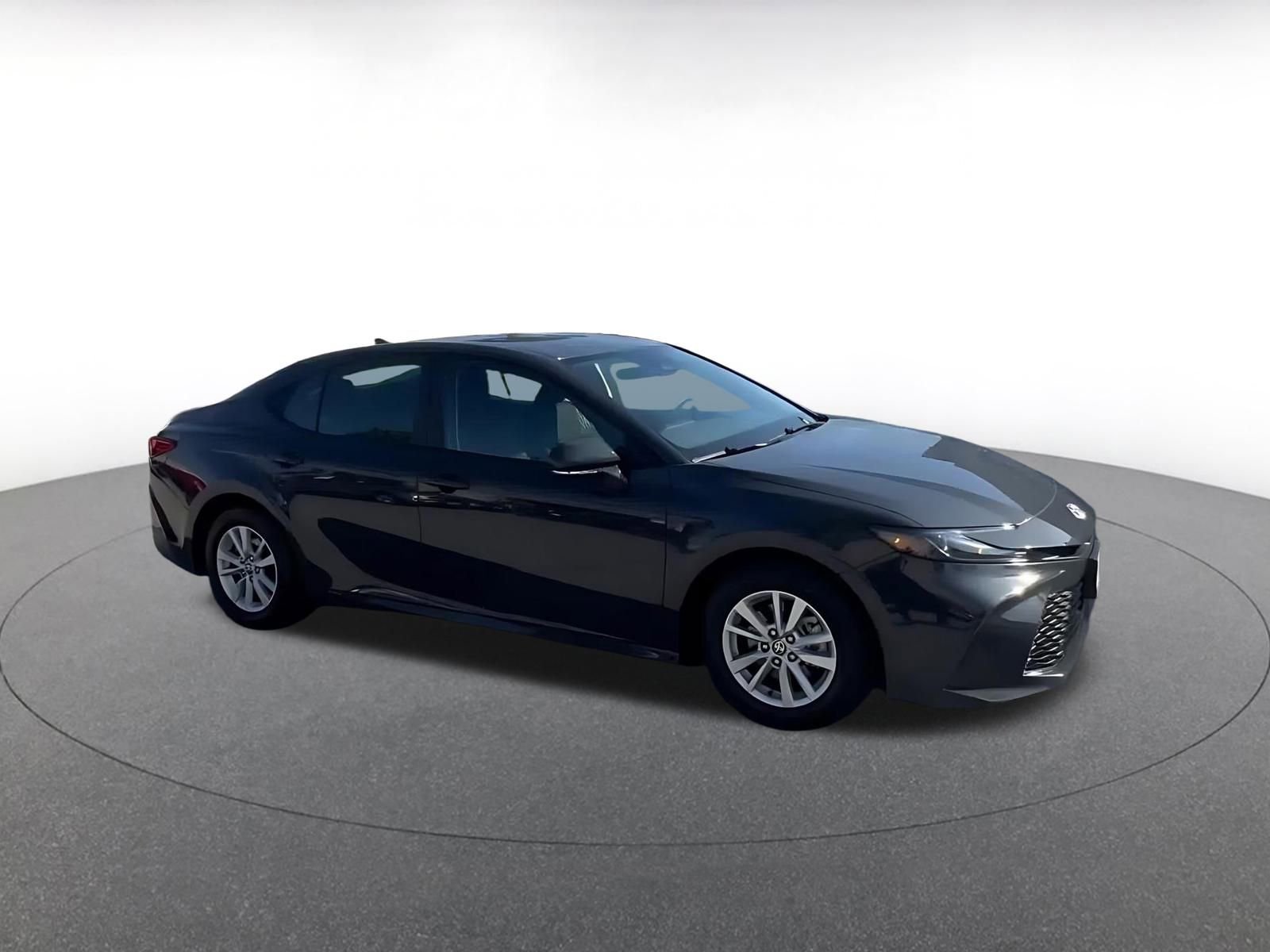 Used 2025 Toyota Camry LE video 2