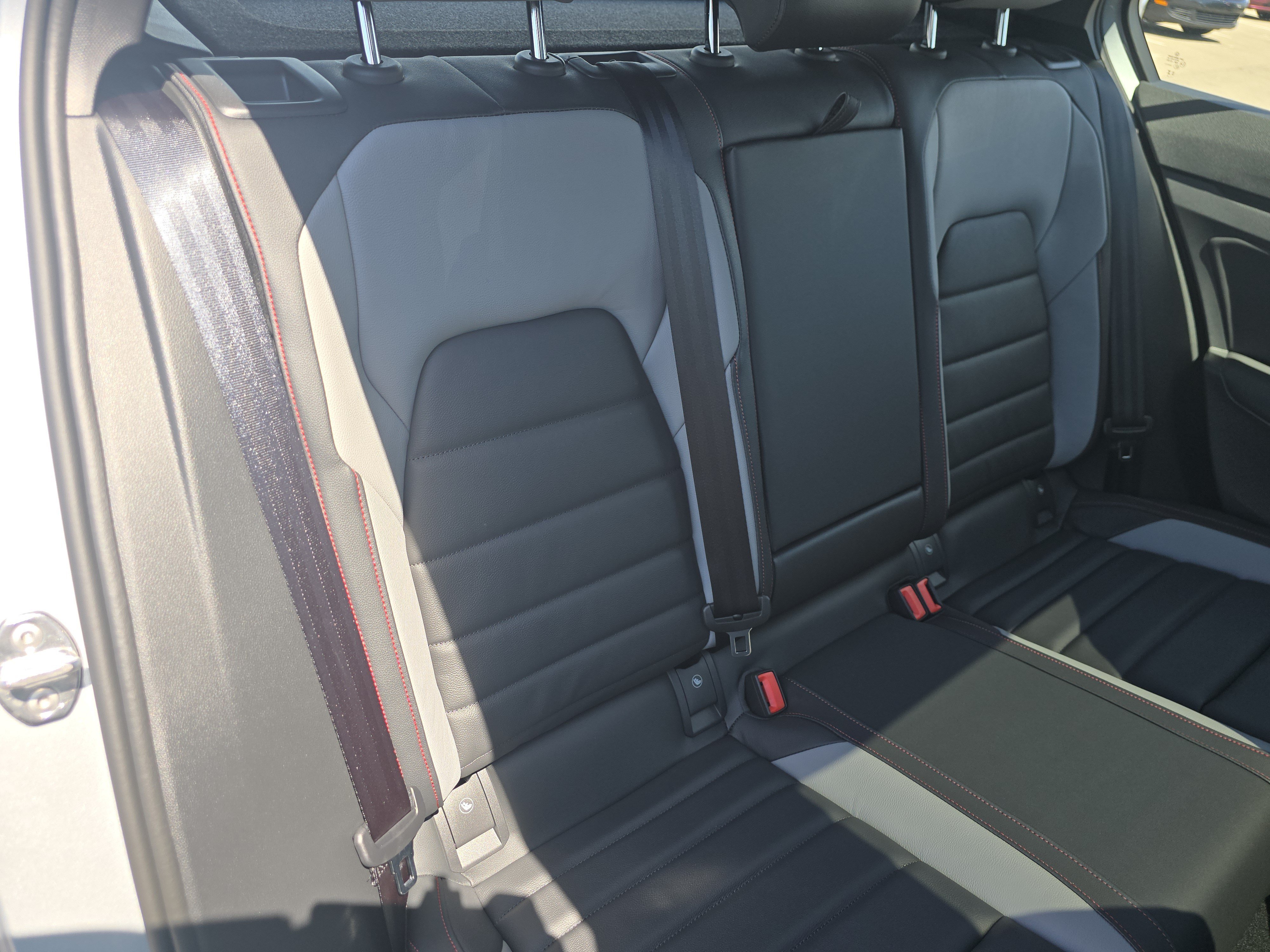 New 2026 Volkswagen GTI SE FWD image 19