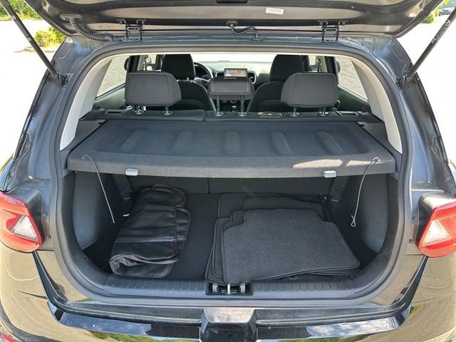 Used 2022 Hyundai Venue SEL w/ Cargo Package FWD image 30