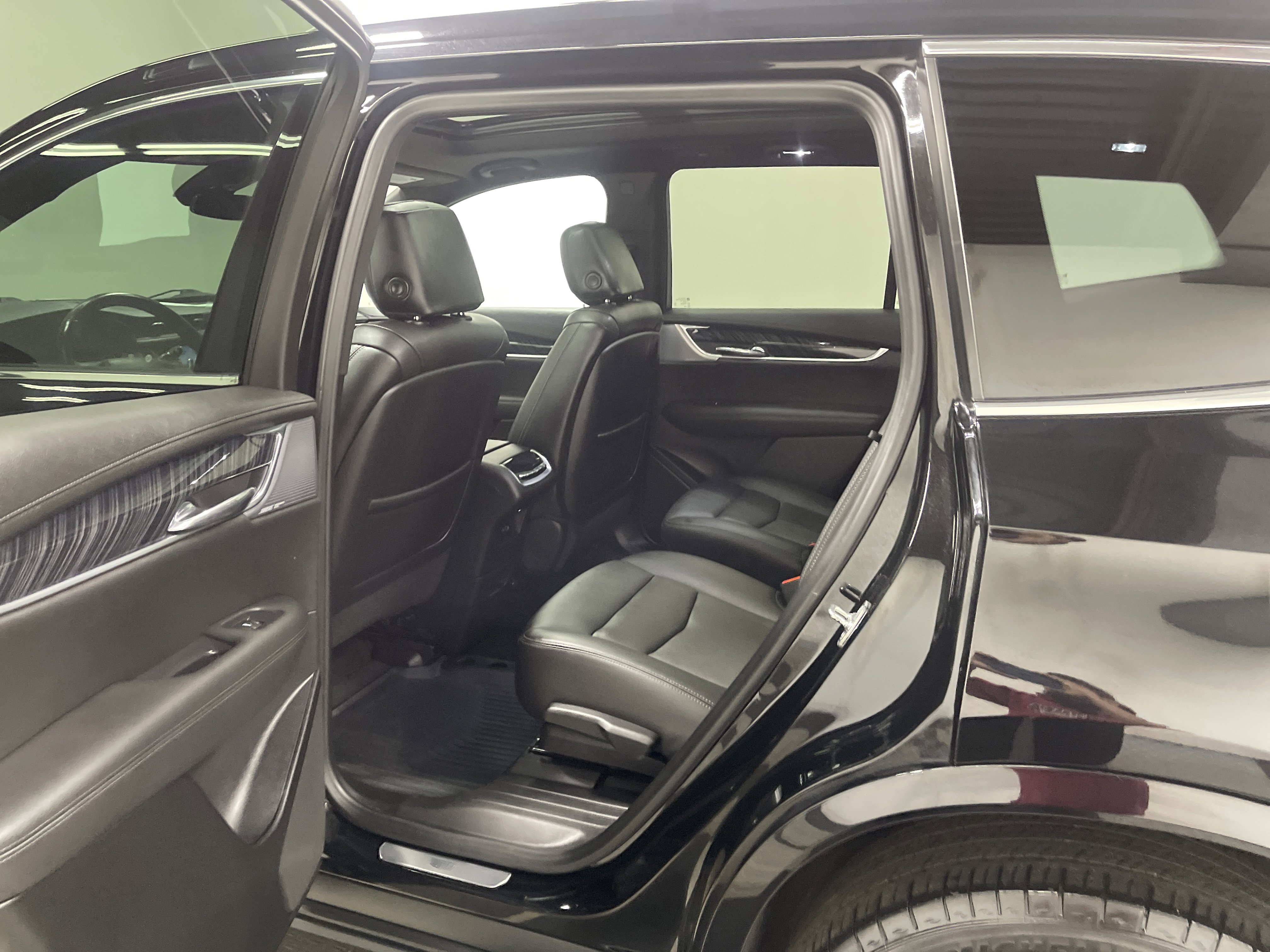 Used 2024 Cadillac XT6 Premium Luxury w/ LPO, Floor Liner Package image 13