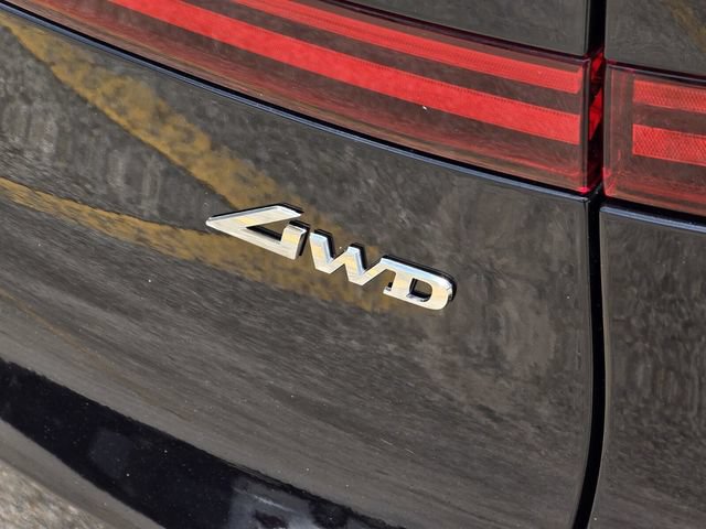 Used 2024 Genesis GV70 2.5T w/ Select Package AWD/4WD image 9