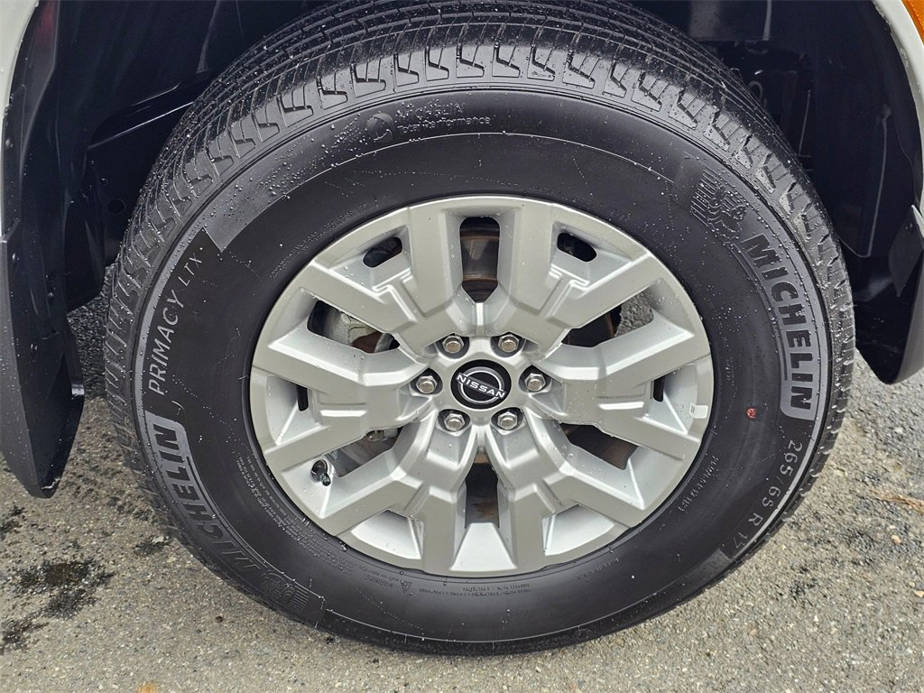 Used 2023 Nissan Frontier SV w/ Technology Package image 9