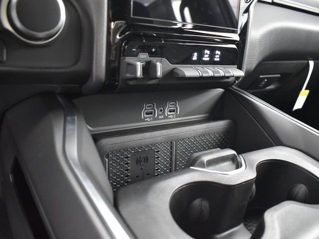 New 2026 RAM 1500 4x4 Crew Cab image 19
